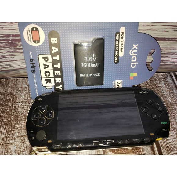 Sony PSP PSP1001 Portable Handheld Gaming Console No Charger new battery